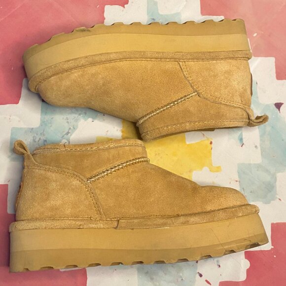 BearPaw Retro Super Shorty Platform Boot - Picture 1 of 5